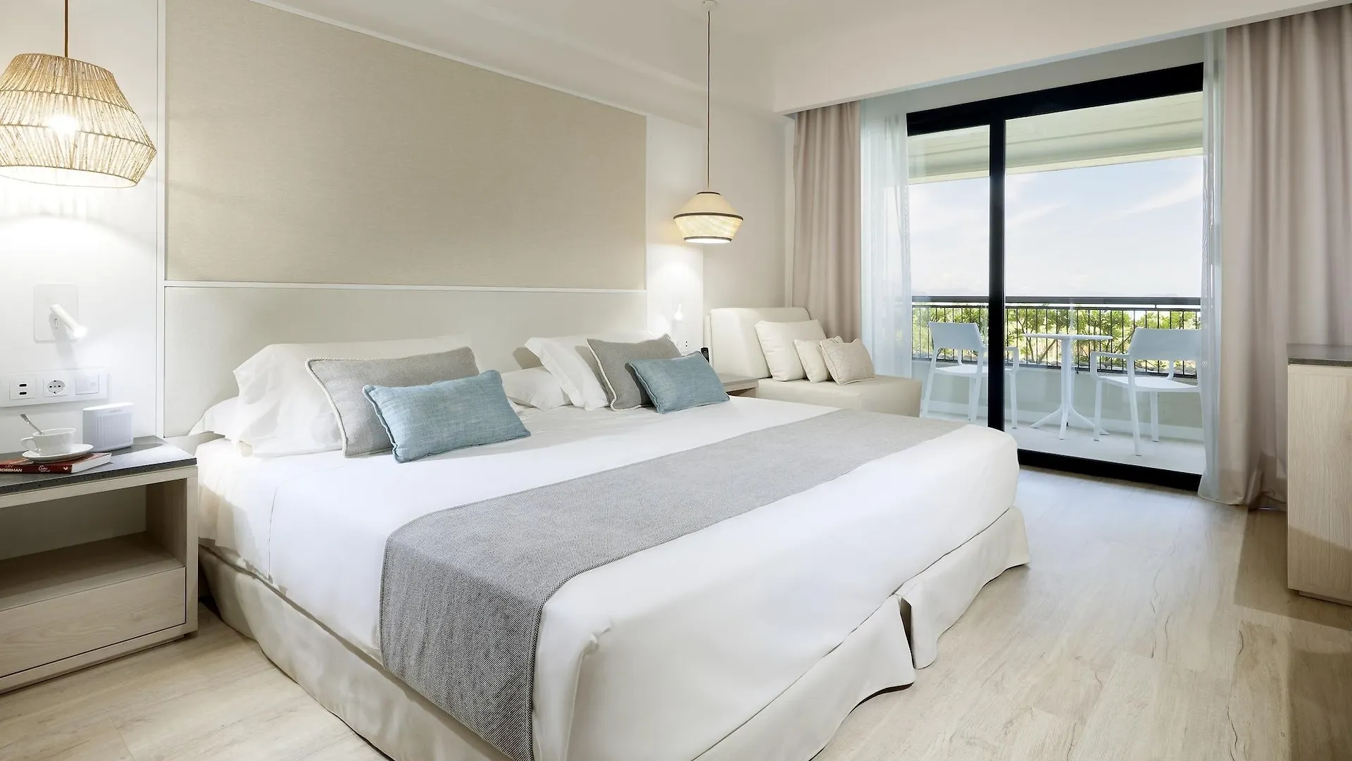 The Signature Level At Grand Palladium Sicilia Resort & Spa Campofelice Di Roccella Italien